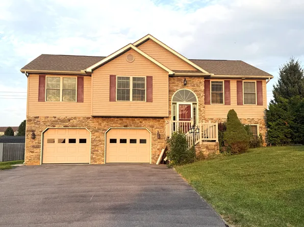 8 Osprey Way, Shippensburg, PA 17257