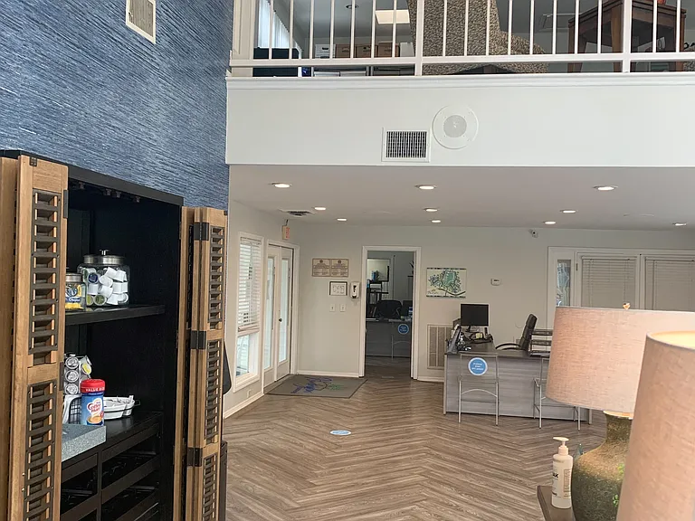 Huntington Apartments — Photo 18