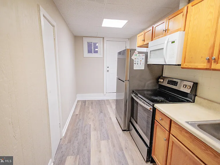 14 W High St #A — Photo 6