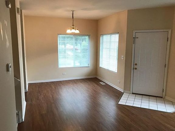 3rd image of 106 Creston Cir #106