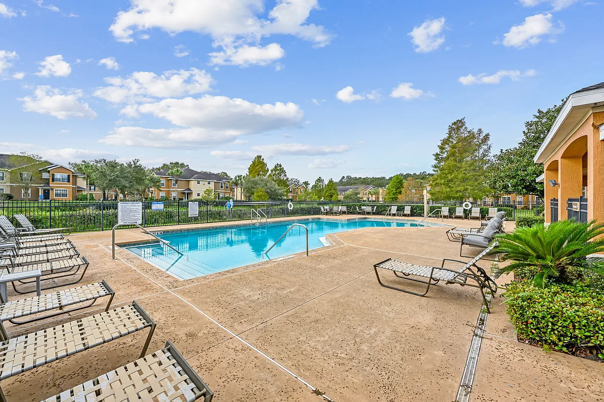 Building Photo - West Pointe Villas Apartment Homes