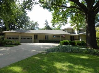 517 SW Danbury Ln, Topeka, KS 66606