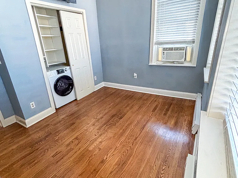 235 Monroe St #7 — Photo 8