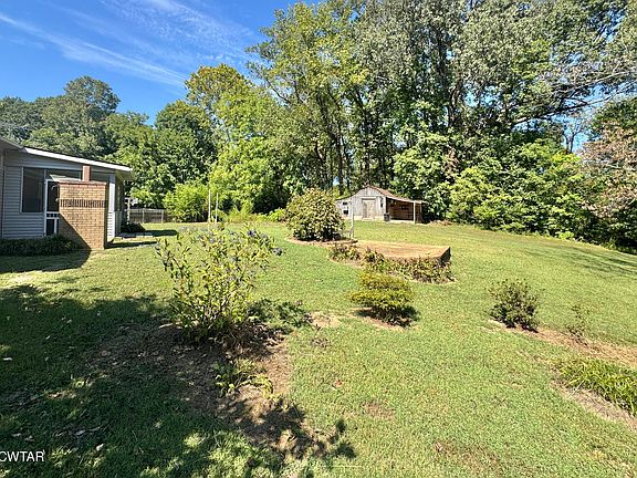 3rd image of 610 Hanna Dr