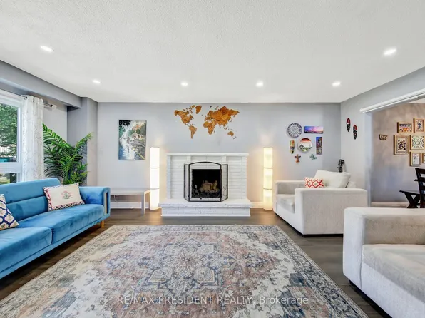 7080 Copenhagen Rd #9, Mississauga, ON L5N 2C9