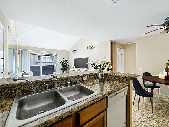 4th image of 3456 Castle Glen Dr Unit 269