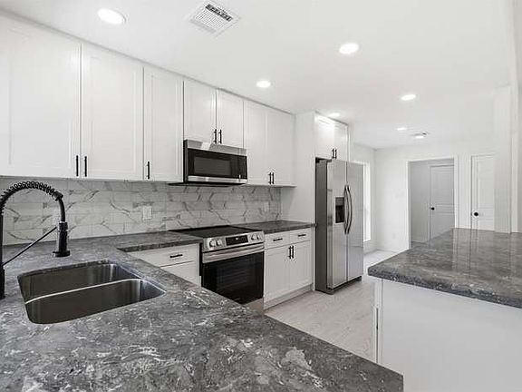 3rd image of 16255 Summer Wind Dr