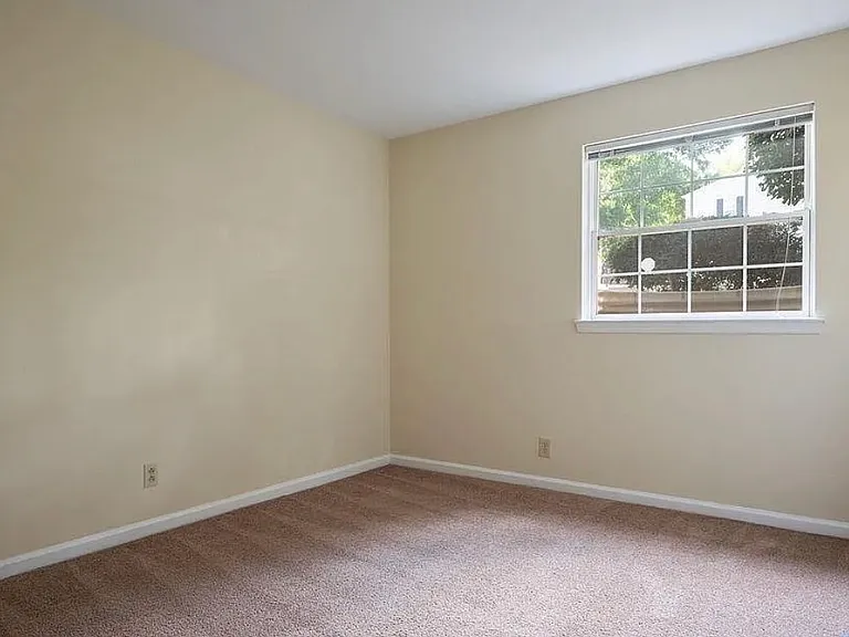 1223 Villa Ln #G — Photo 3