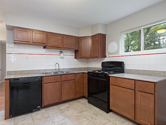 4th image of 9129 Arvin Pl