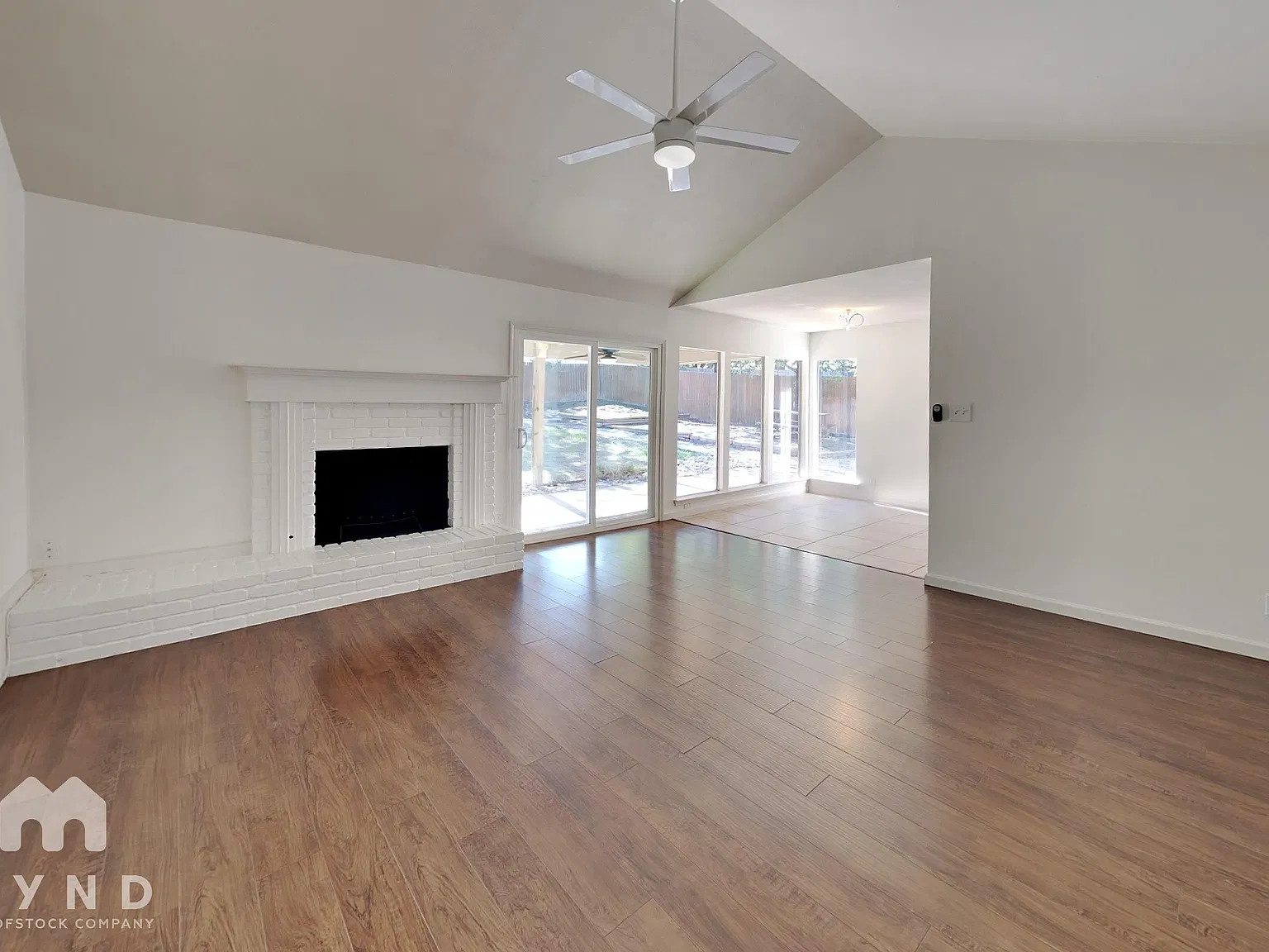 3 bed, 2.0 bath, 1583 sqft, $2,295 — Photo 4