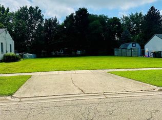 1252 Beatrice St, Flushing, MI 48433