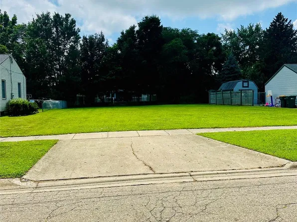 1252 Beatrice St, Flushing, MI 48433