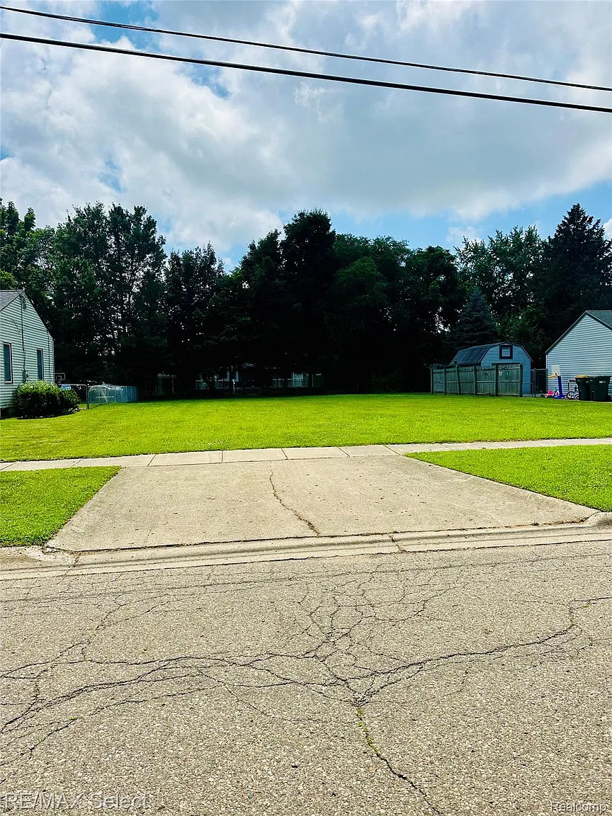 1252 Beatrice St photo 1
