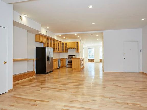 4th image of 43 Mercer St Fl 2
