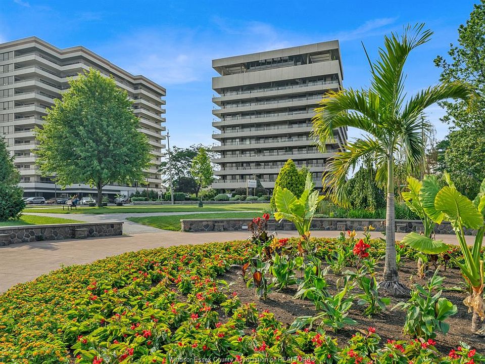 1st image of 5125 Riverside Dr E #202
