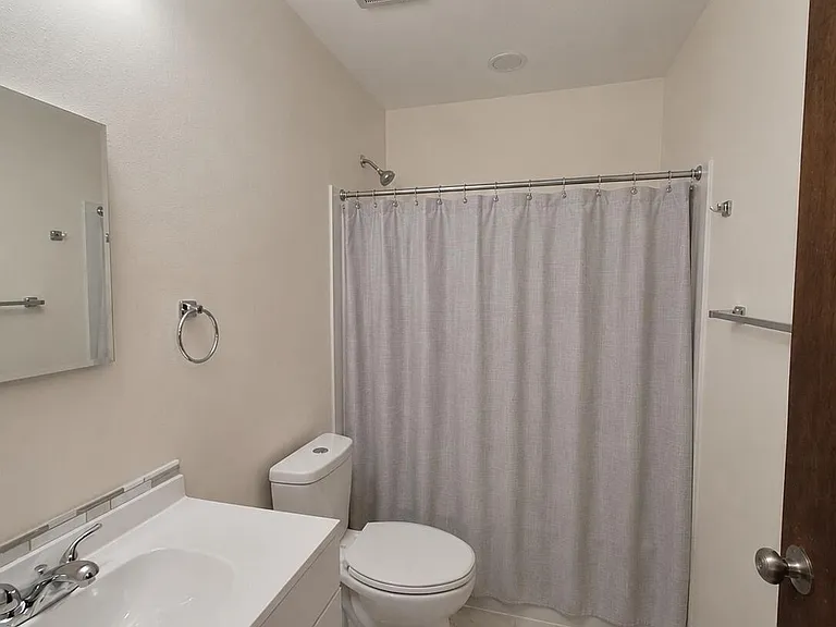 246 Jepson St #B — Photo 5