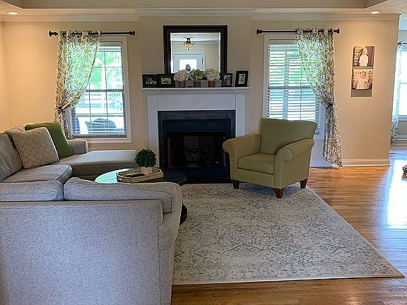 5th image of 400 Fonso Cir