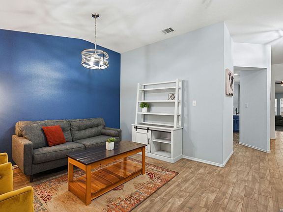 4th image of 130 Bentwood Ranch