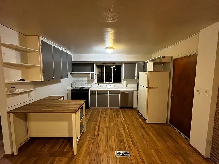 4895 Golden Ct — Photo 26