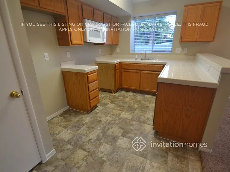 941 Chaps Cir — Photo 4