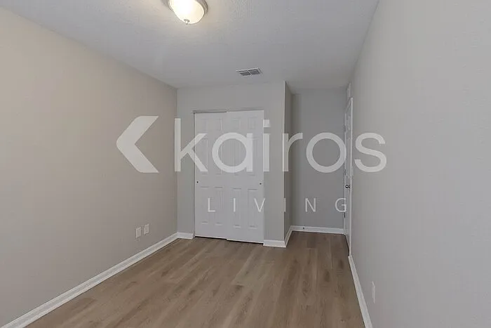 1349 Mull St — Photo 17