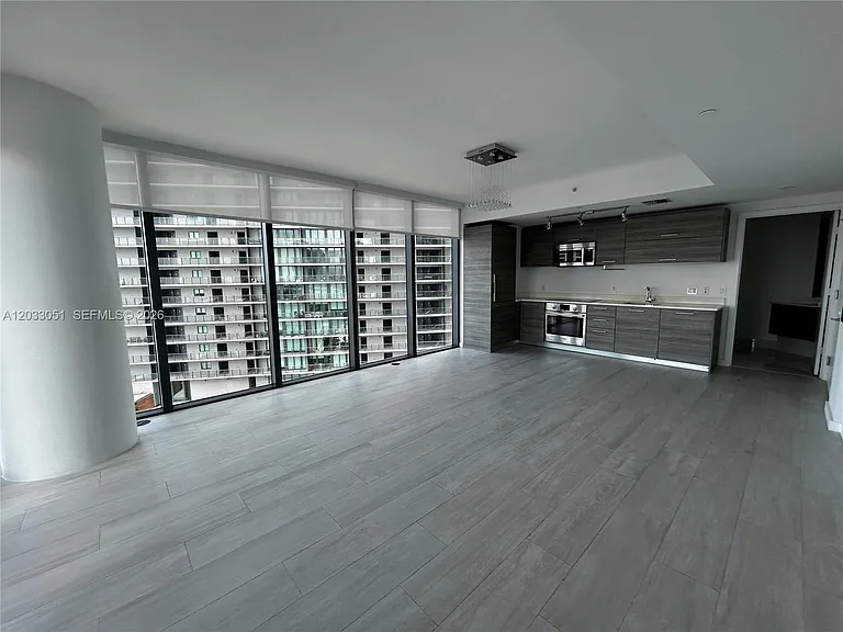 650 NE 32nd St #1608 — Photo 2