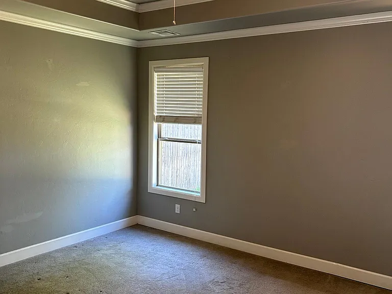 14640 Rochefort Ln — Photo 29