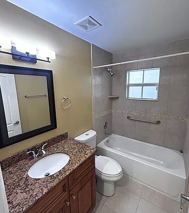 5th image of 712 NE 3rd Ave