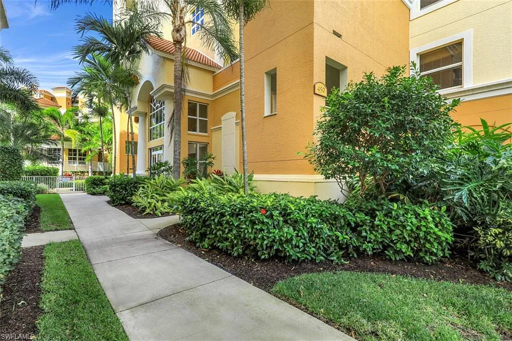 3 bed, 2.0 bath, 1635 sqft, $3,000 — Photo 1