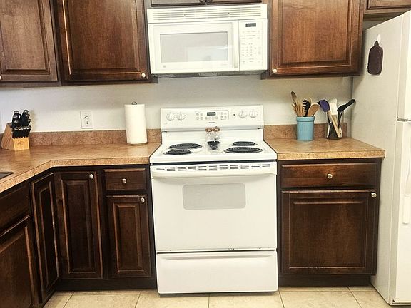 4th image of 307 Pine Hollow Cir