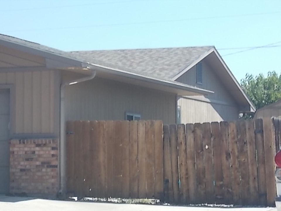 2nd image of 642 Ox Bow Rd