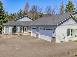 4485 Hillcrest Rd, Medford, OR 97504