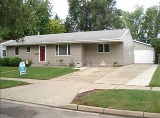 1329 Sunset Blvd, Minot, ND 58703