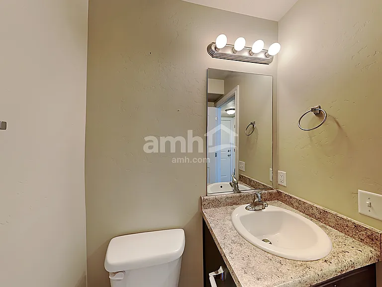 228 W Cedar Grove Ln — Photo 7