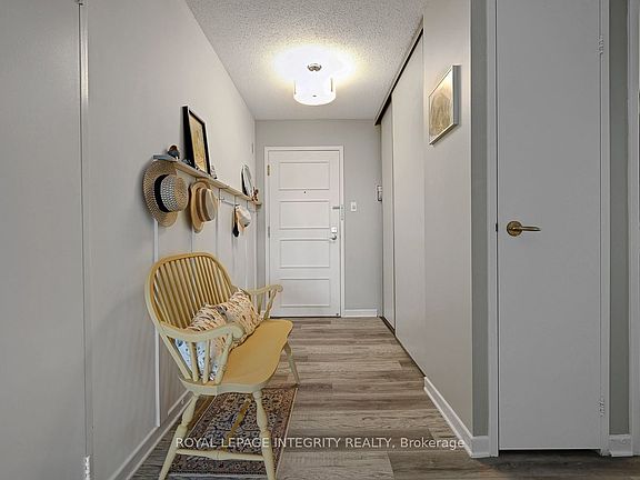 4th image of 1500 Riverside Dr #1601