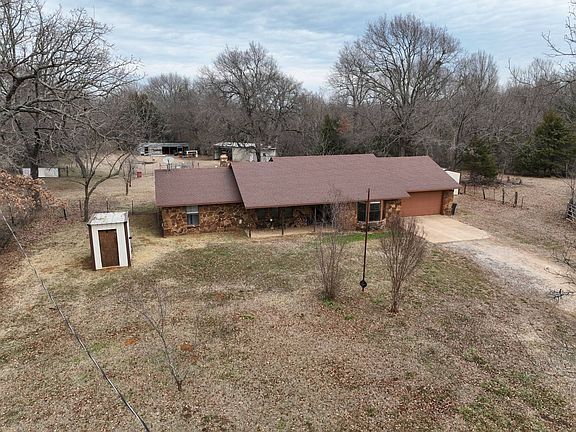 2nd image of 1001 E 1990th Rd