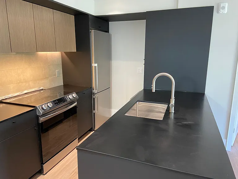 29 9th St #3N — Photo 3