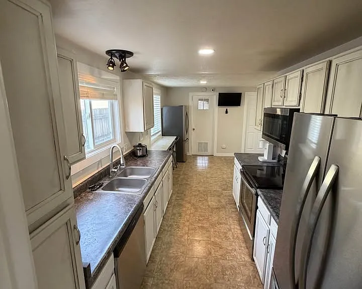 2215 Allyn Way — Photo 7