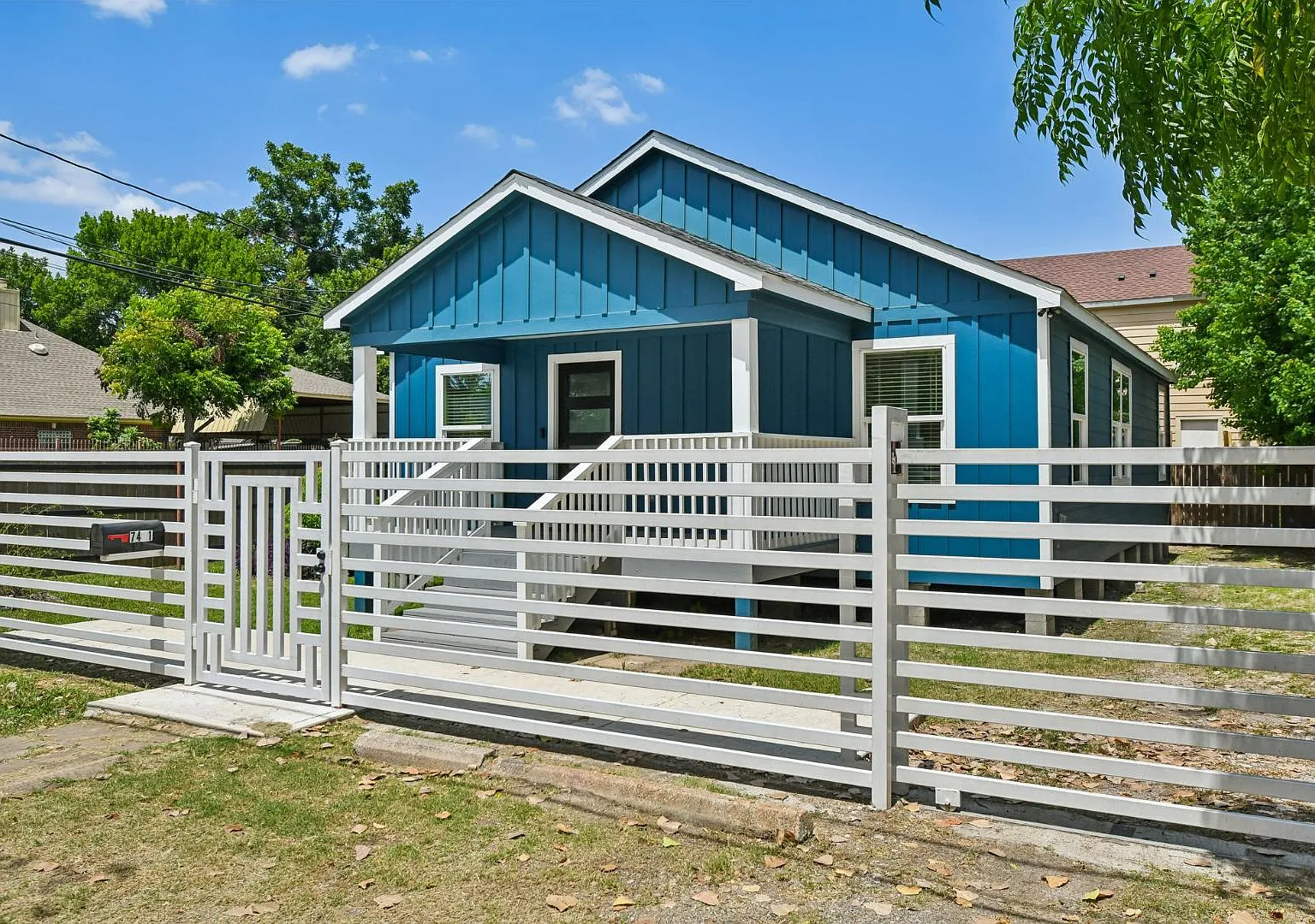 7401 Anzac St — Photo 3