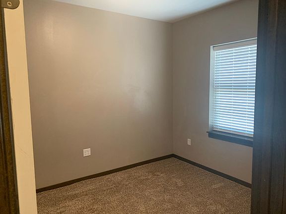 5th image of 207 Lake Park Blvd #7