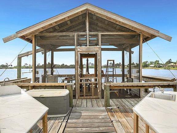 4th image of 395 Lake View Ln
