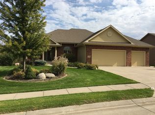 1910 Titan Springs Dr, Papillion, NE 68133