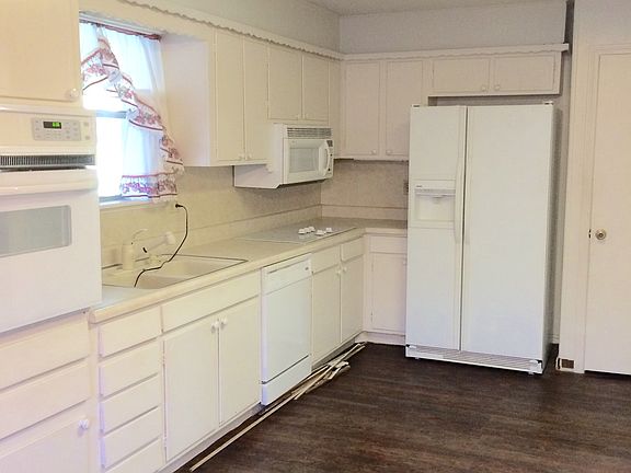 4th image of 136 Oakside Dr