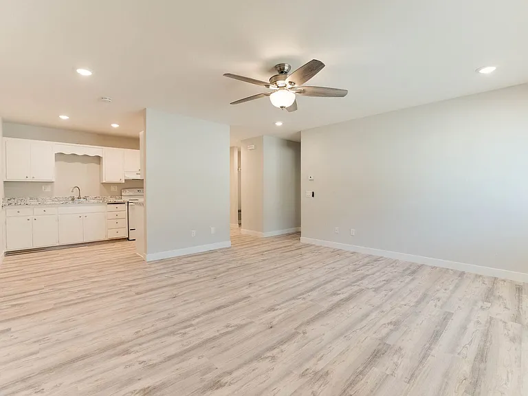 Ashford Residence — Photo 15