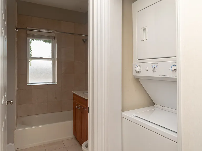 1022 W. Dakin — Photo 19