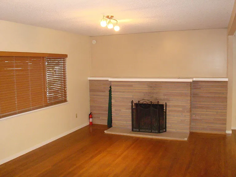 5235 Lawton Ave — Photo 3