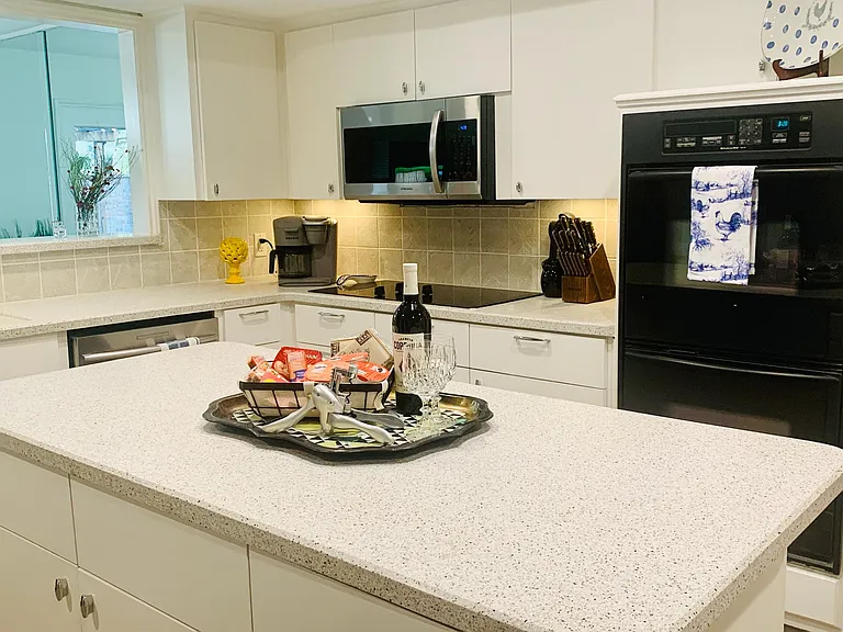 3455 Courtyard Cir — Photo 10
