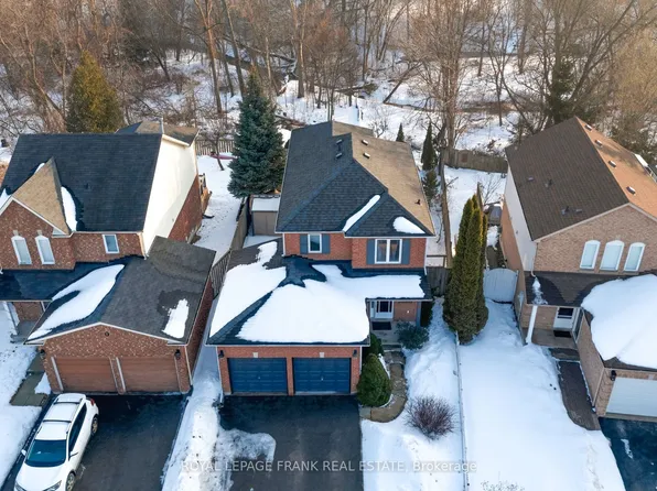9 Royal Pines Ct, Clarington, ON L1C 4P4
