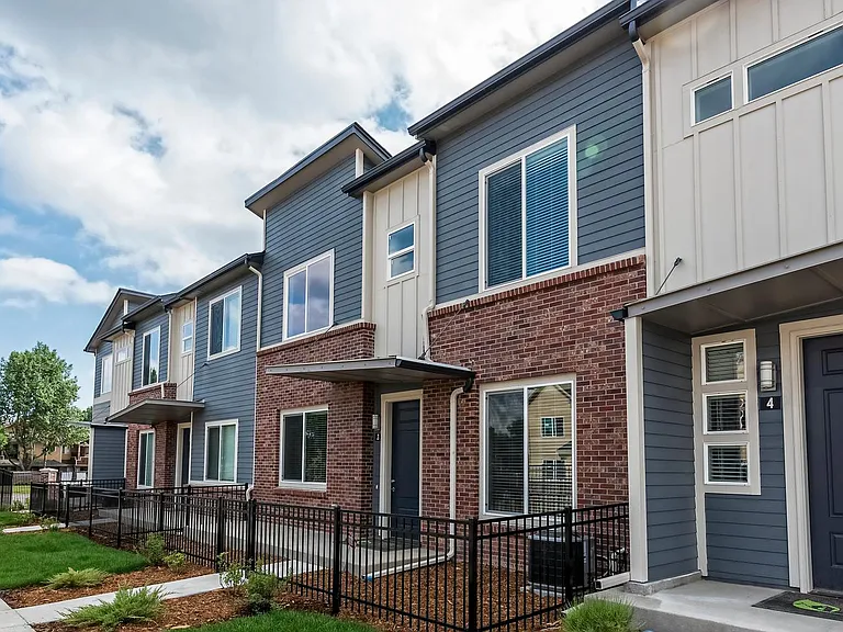 Willow Point Townhomes — Photo 16