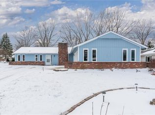 6346 Oakwood Cir, North Ridgeville, OH